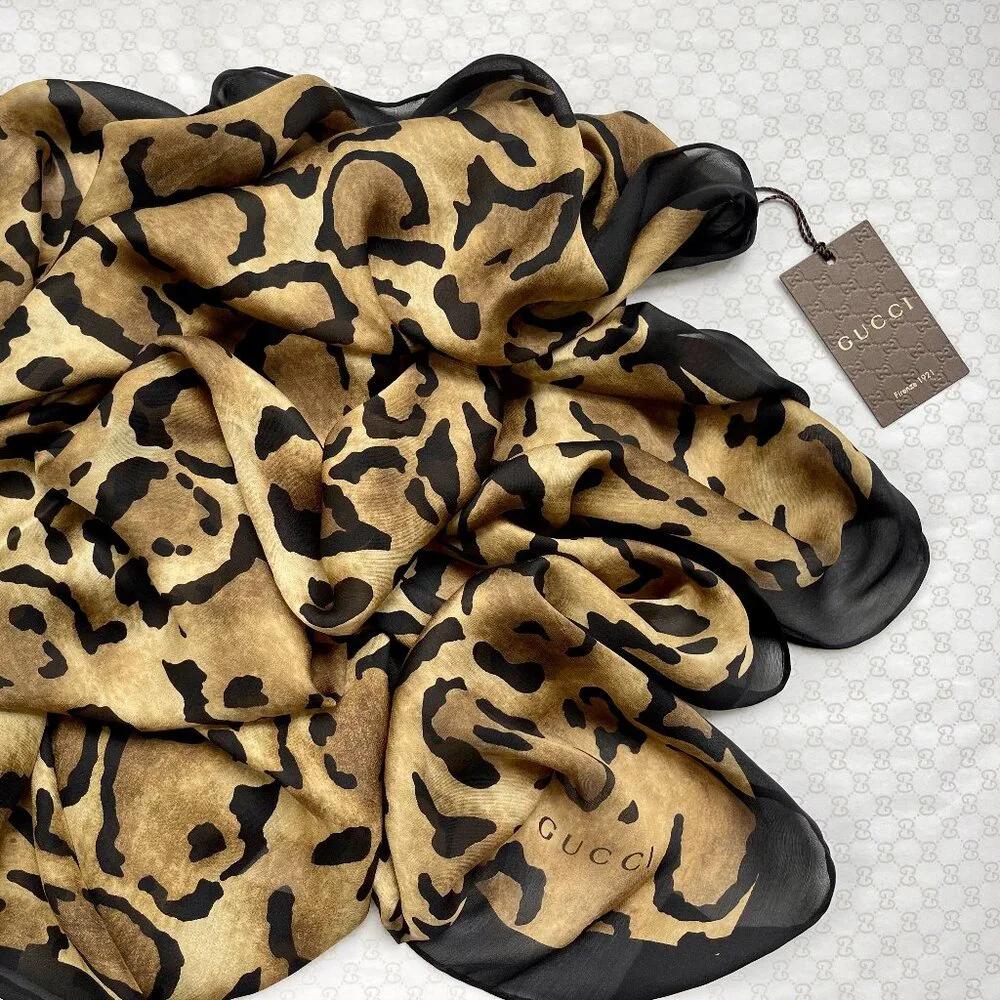 New Gucci Animal Print Silk Satin Stole Wrap